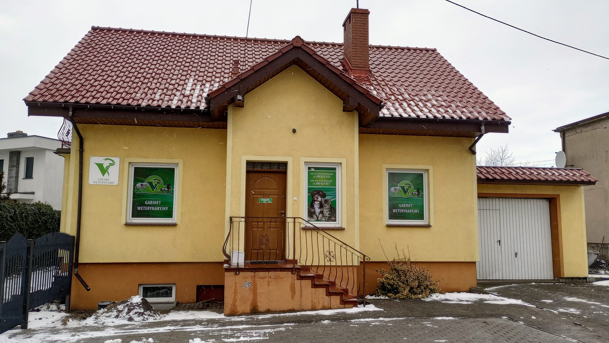 gabinet od zewnątrz